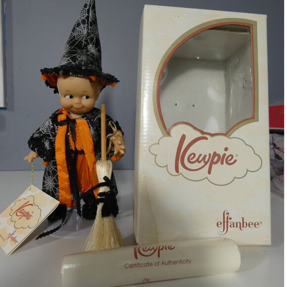 Vintage Effanbee Kewpie 8 Inch Doll Witch Spider Cape 2001 Authentication - Picture 1 of 6